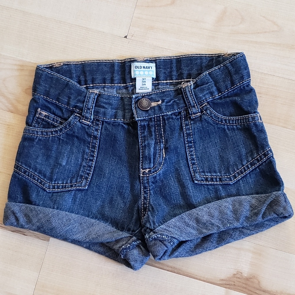 3T Old Navy Girl's jean shorts